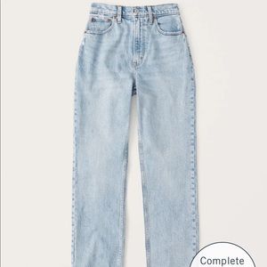 Abercrombie 90’s Straight Ultra High Rise - Curve Love
